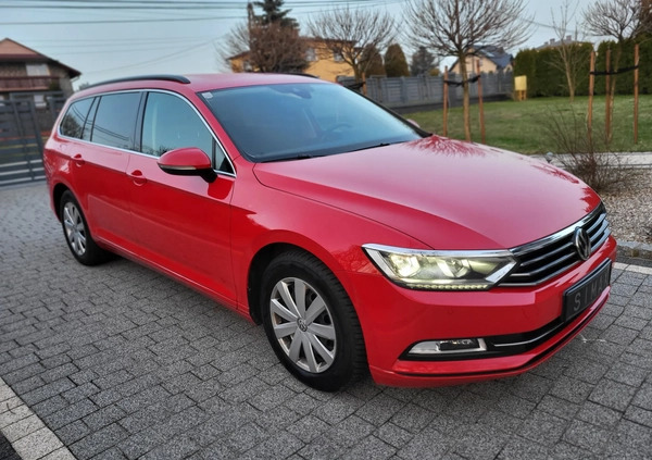 Volkswagen Passat cena 56600 przebieg: 151000, rok produkcji 2018 z Jordanów małe 326